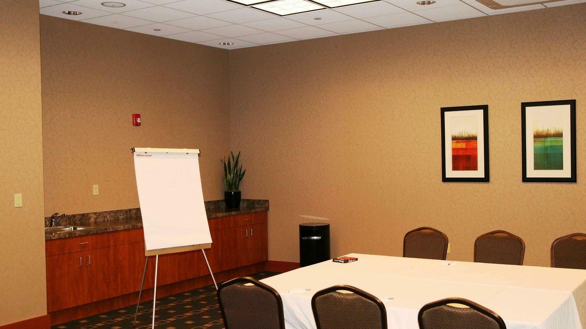 Hampton - Laguardia Airport Hotel New York