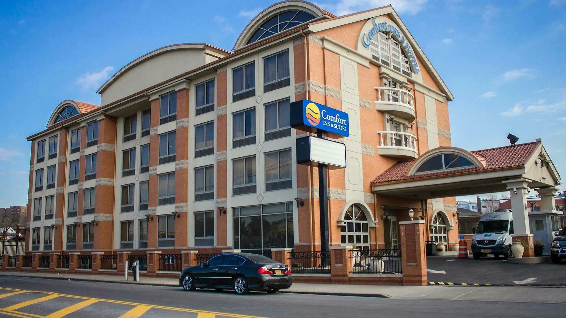 Comfort & Laguardia Airport 4*