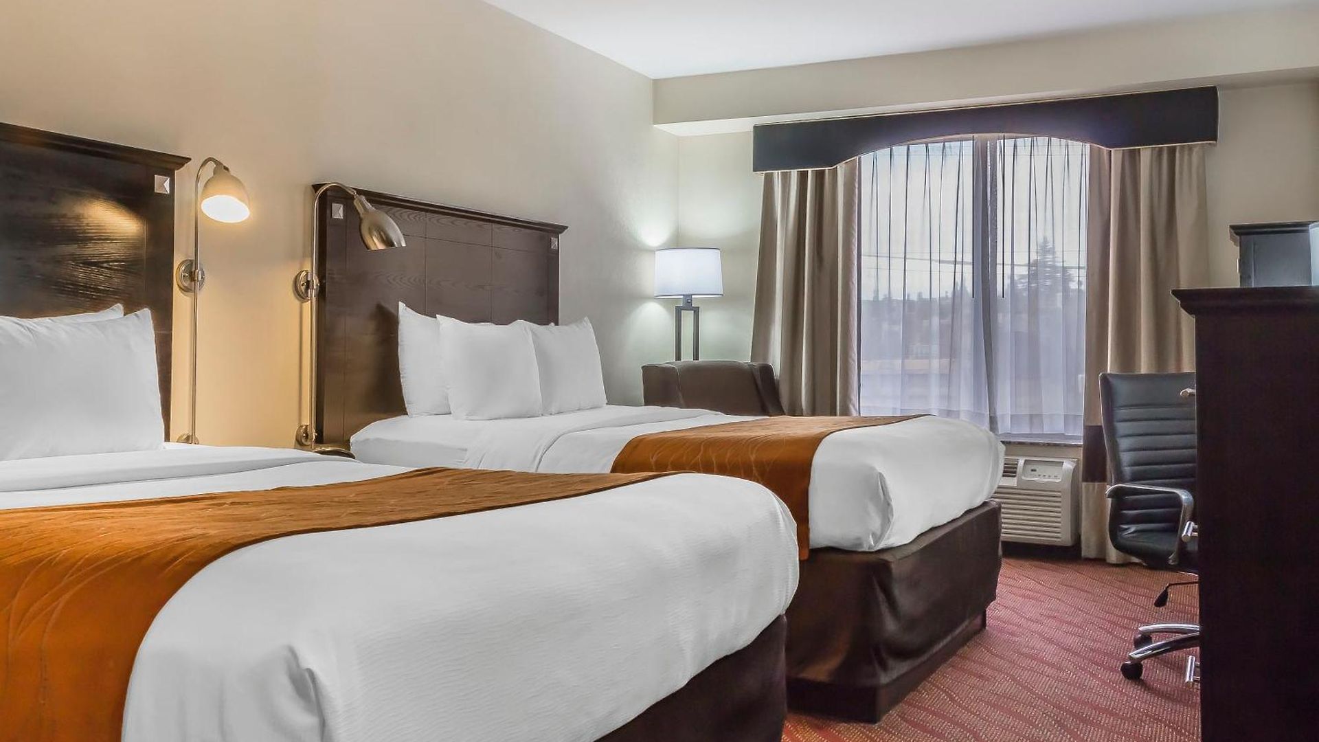 Hotel Comfort & Laguardia Airport 4*