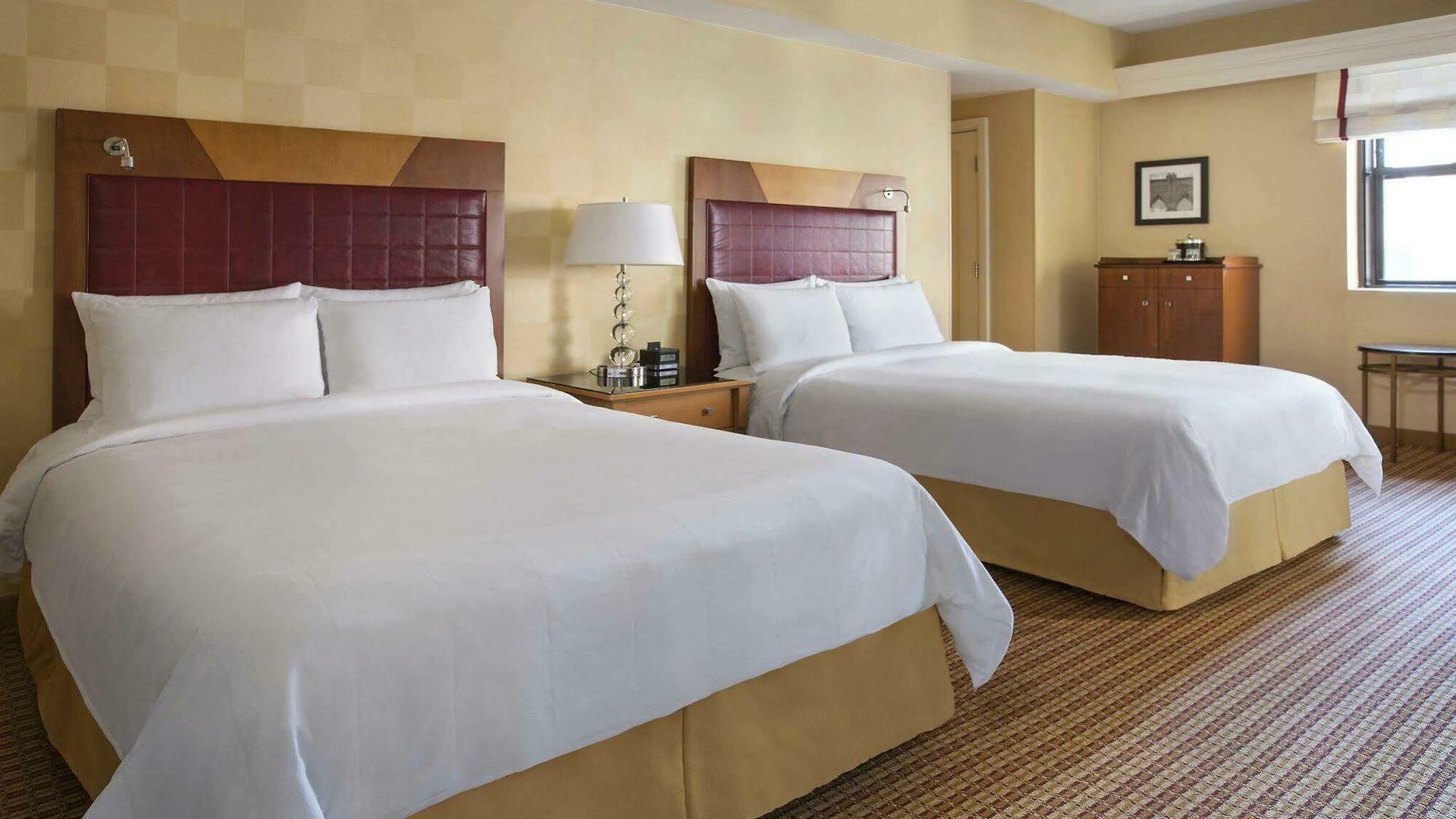 Marriott East Side Hotel 4*