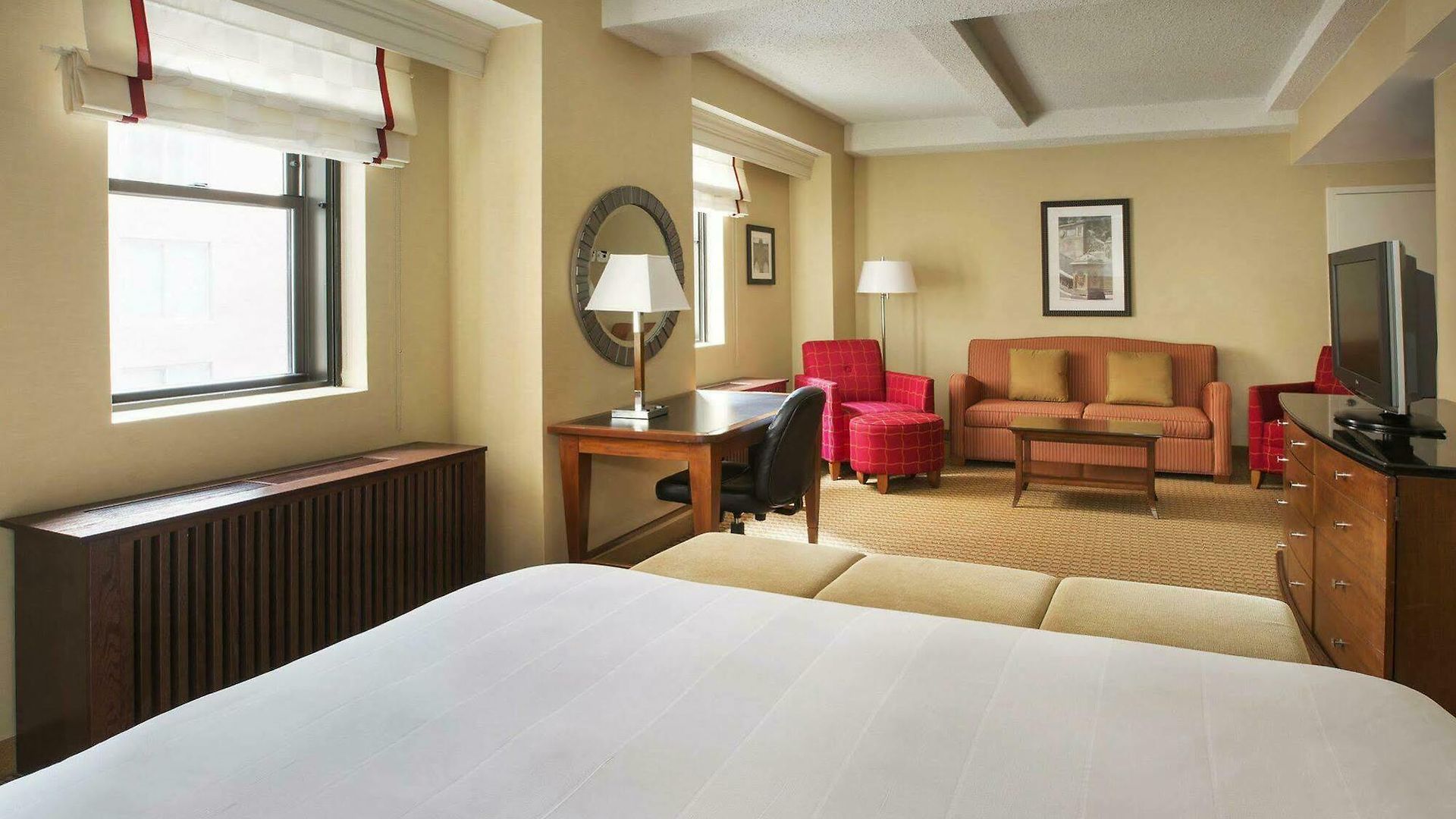 Marriott East Side Hotel 4*