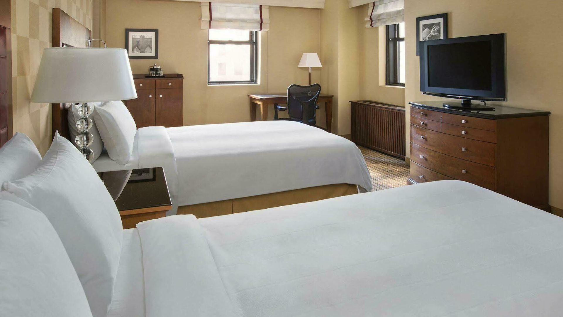 Hotel Marriott East Side 4*