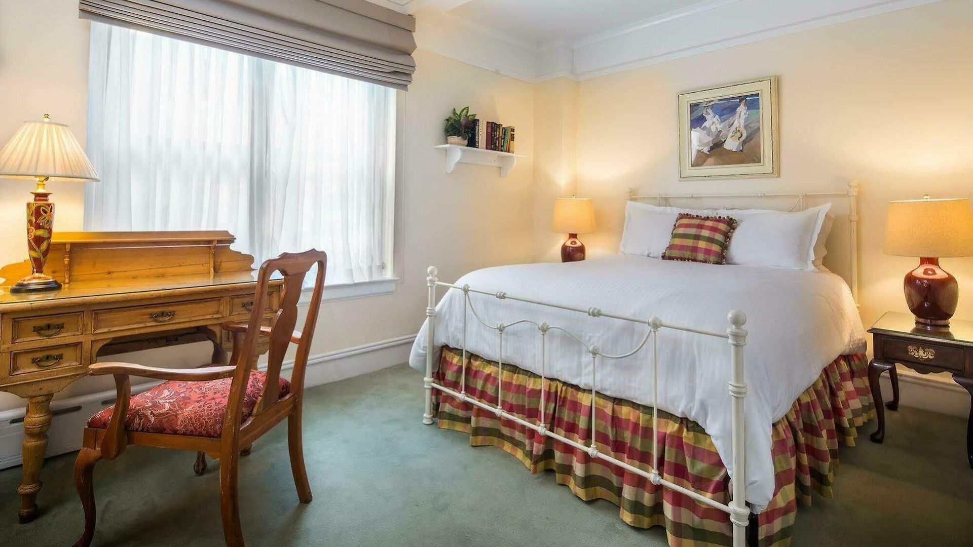 Roger Smith Hotel
