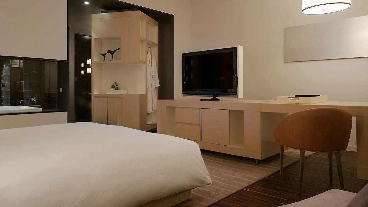 Hyatt Centric Street New York