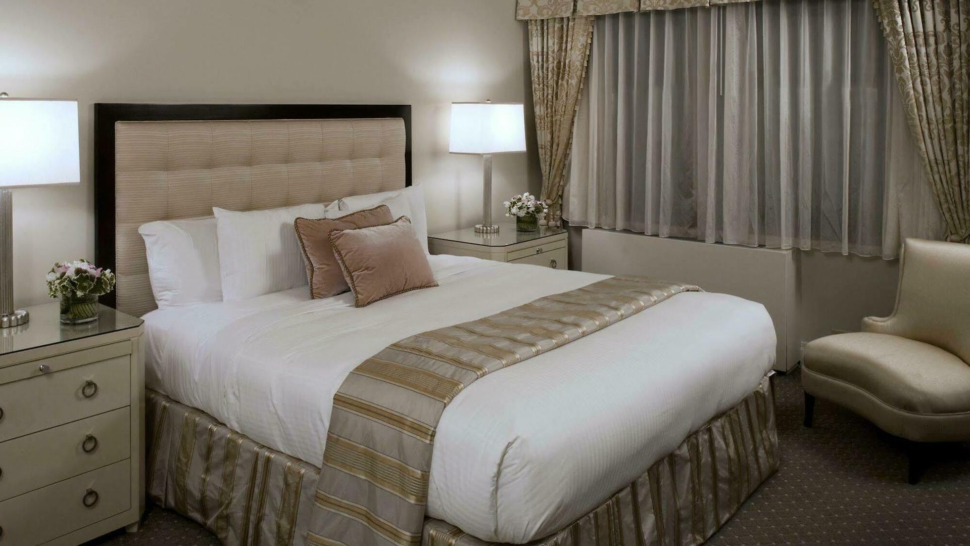 Warwick 4* New York