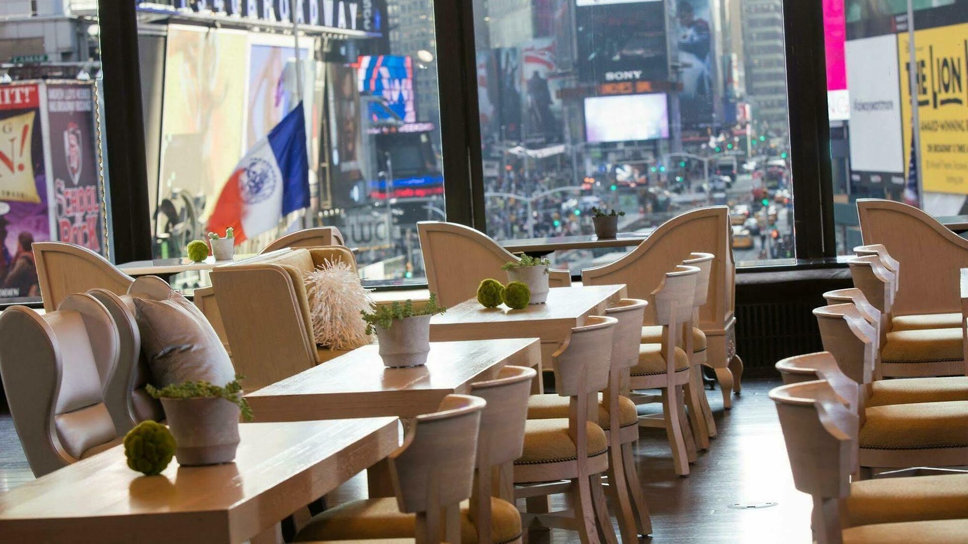 Hotel Renaissance Times Square By Marriott 4*