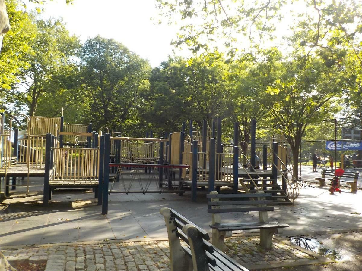 At The Water's Edge In Canarsie! Guest house New York
