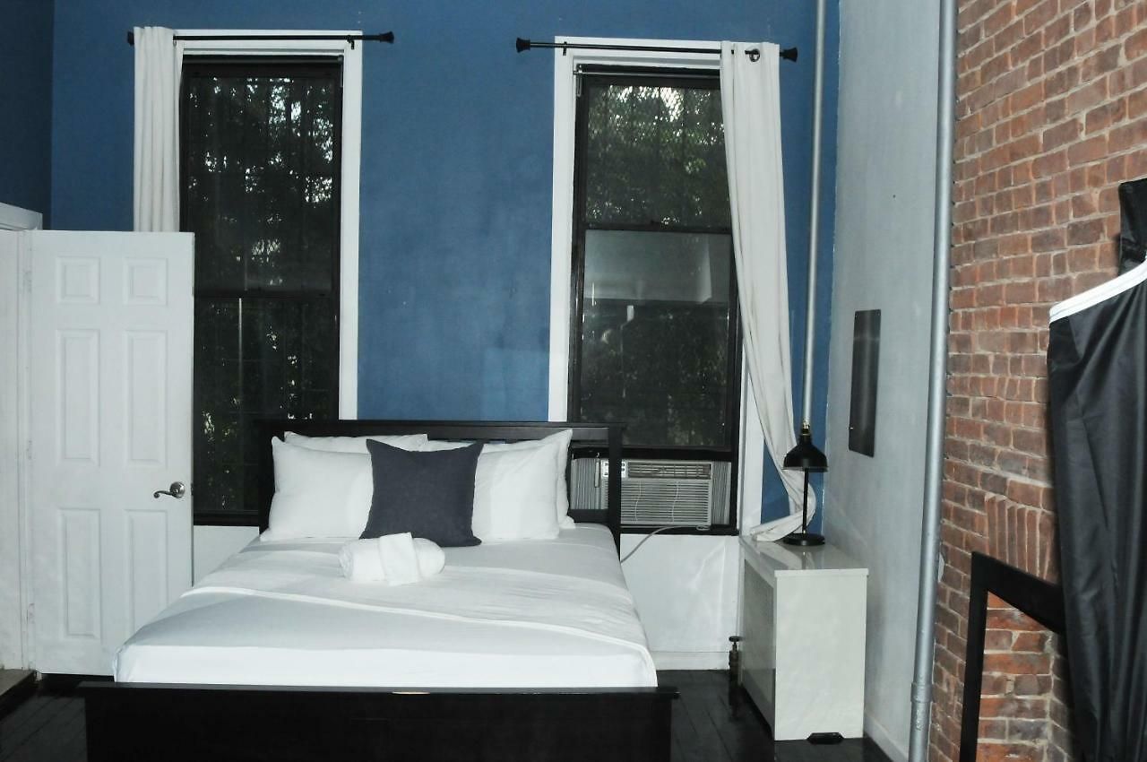Apartment Plush Spacious 1 Bedroom Williamsburg *