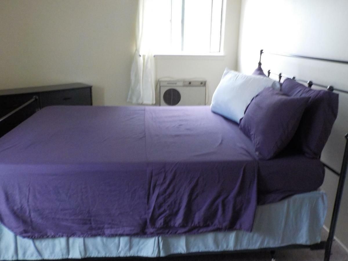 Guest house At The Water's Edge In Canarsie! New York