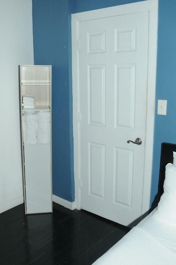 Plush Spacious 1 Bedroom Williamsburg *