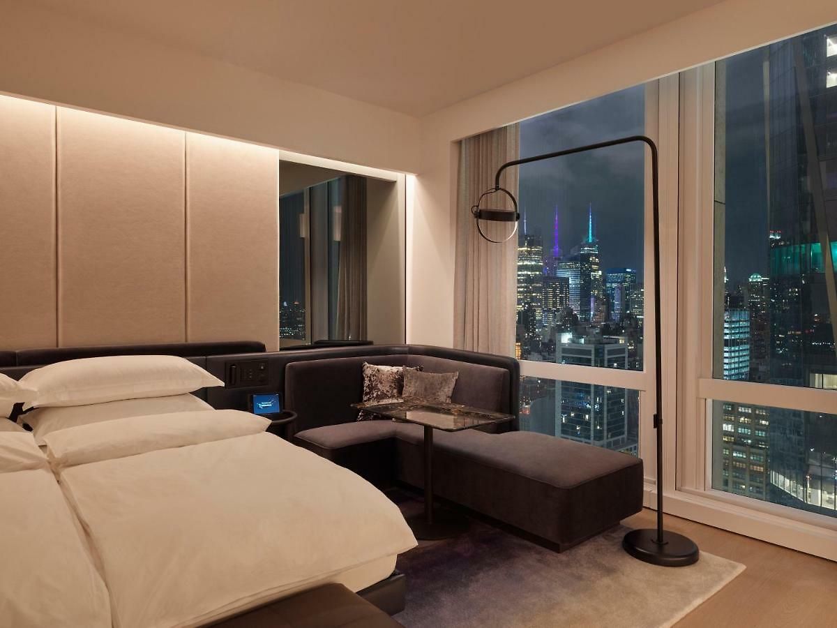 Equinox Hotel
