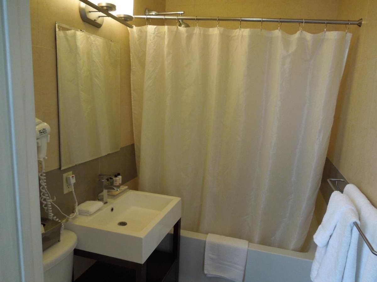 Hotel Pointe Plaza (adults Only)