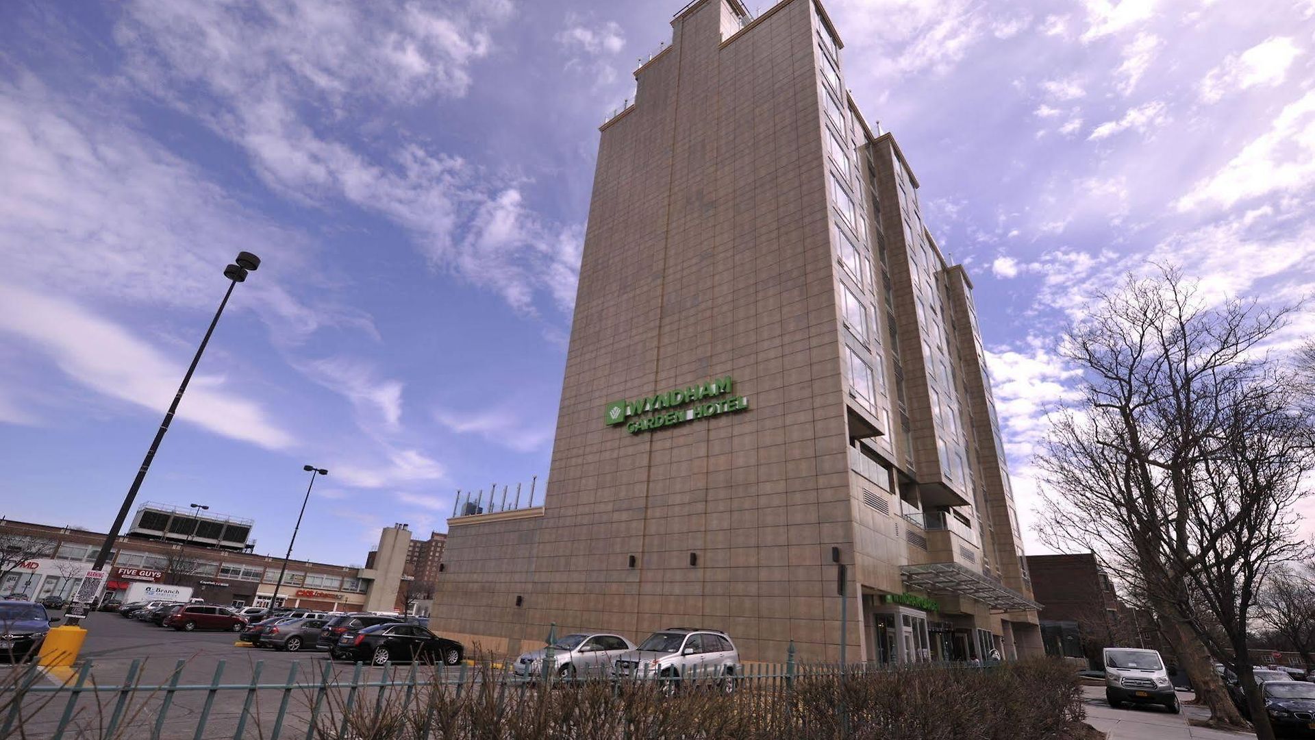 Wyndham Garden Fresh Meadows Flushing Hotel 3*