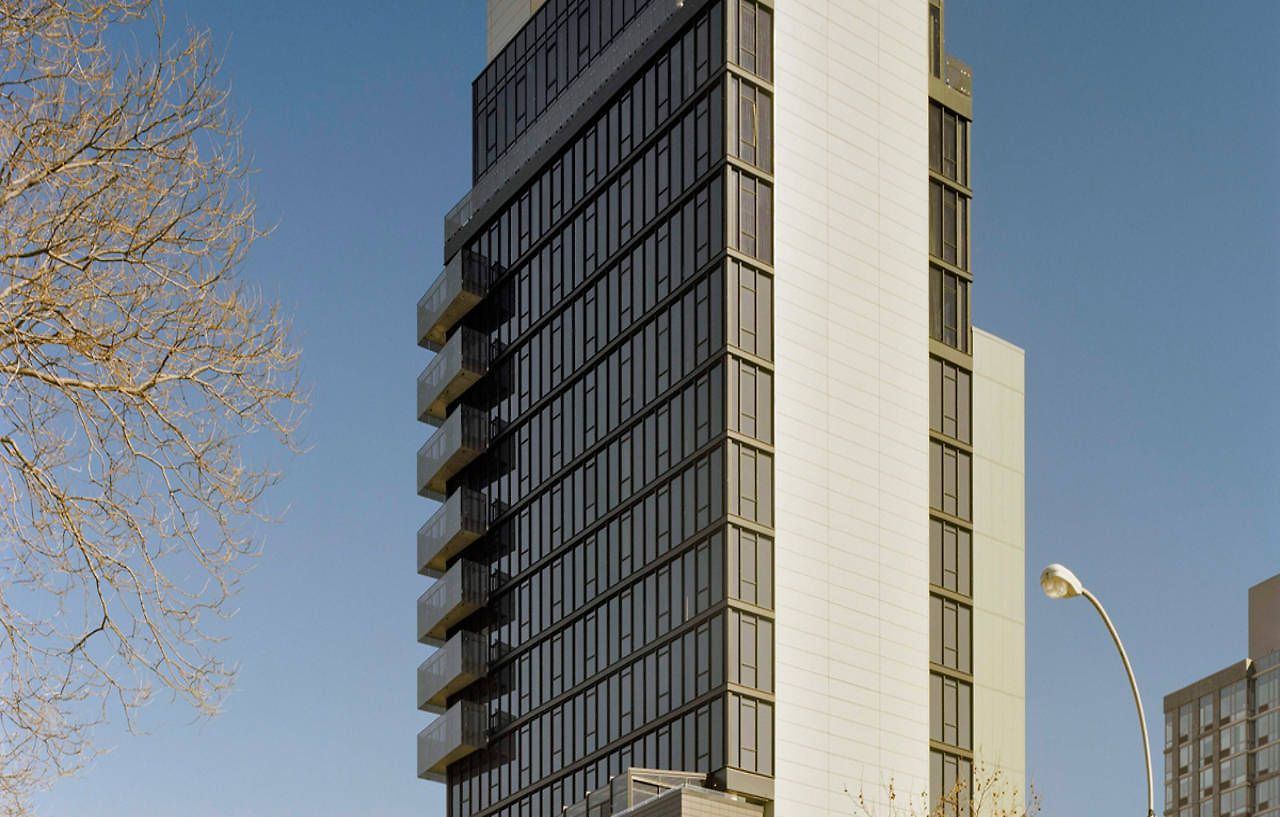 Sixty Les Hotel