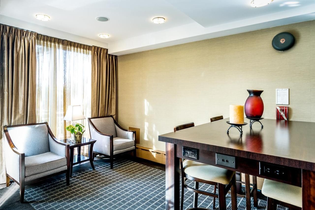 Anchor Hotel 3*