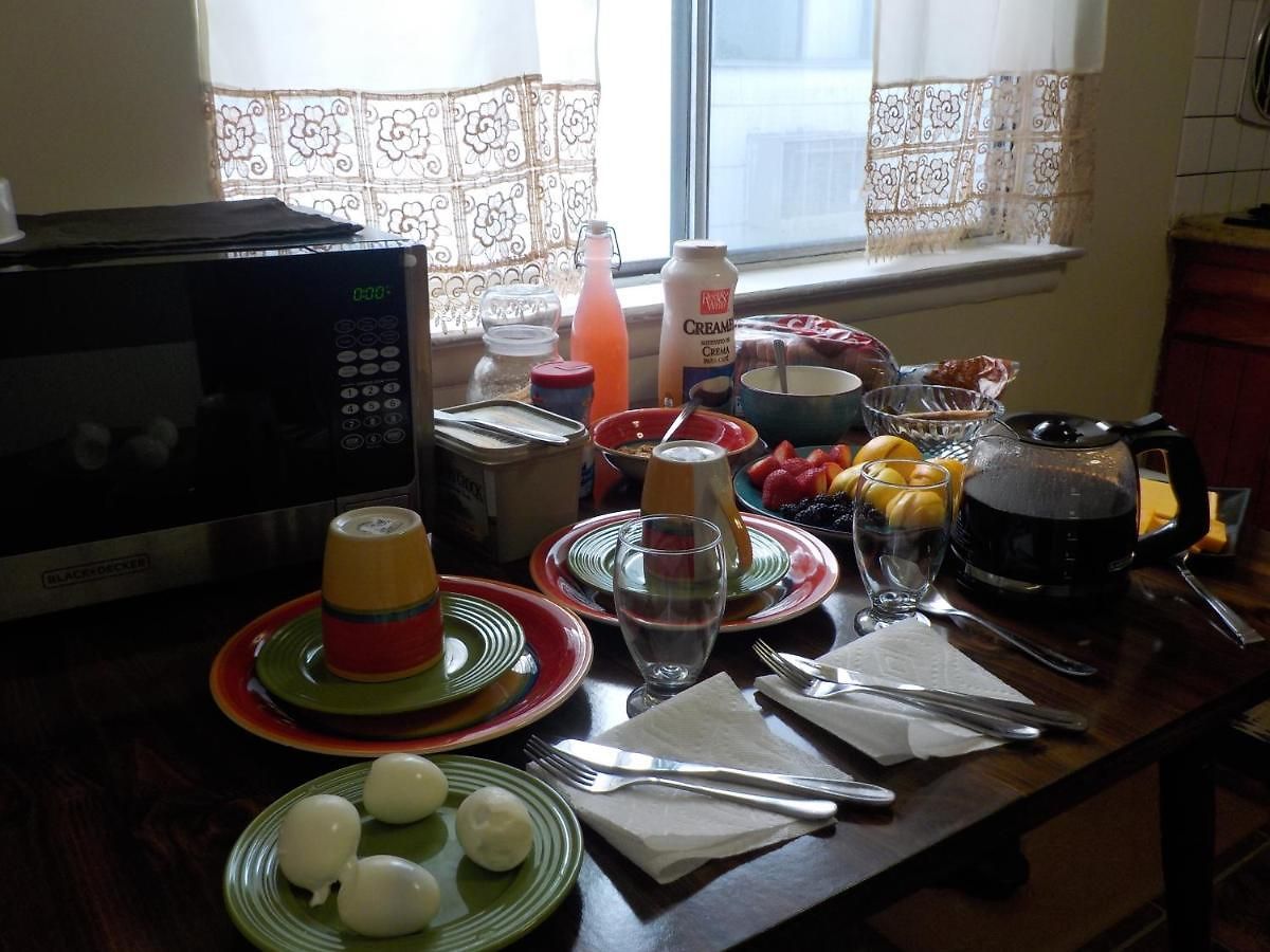 At The Water's Edge In Canarsie! Guest house *