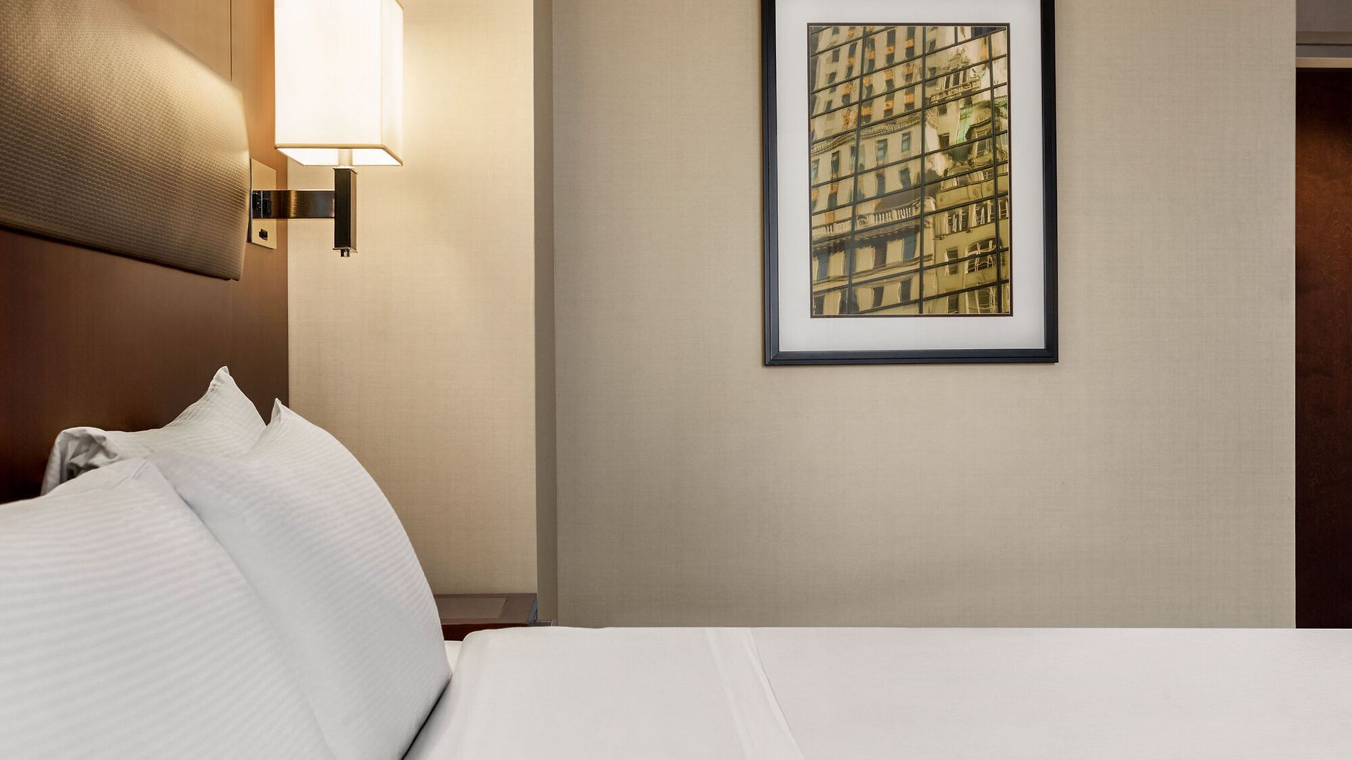 Doubletree By Hilton Downtown Hotel 4*