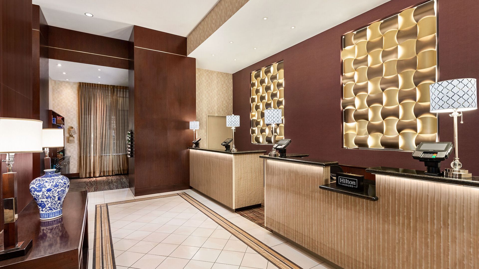 Doubletree By Hilton Downtown Hotel
