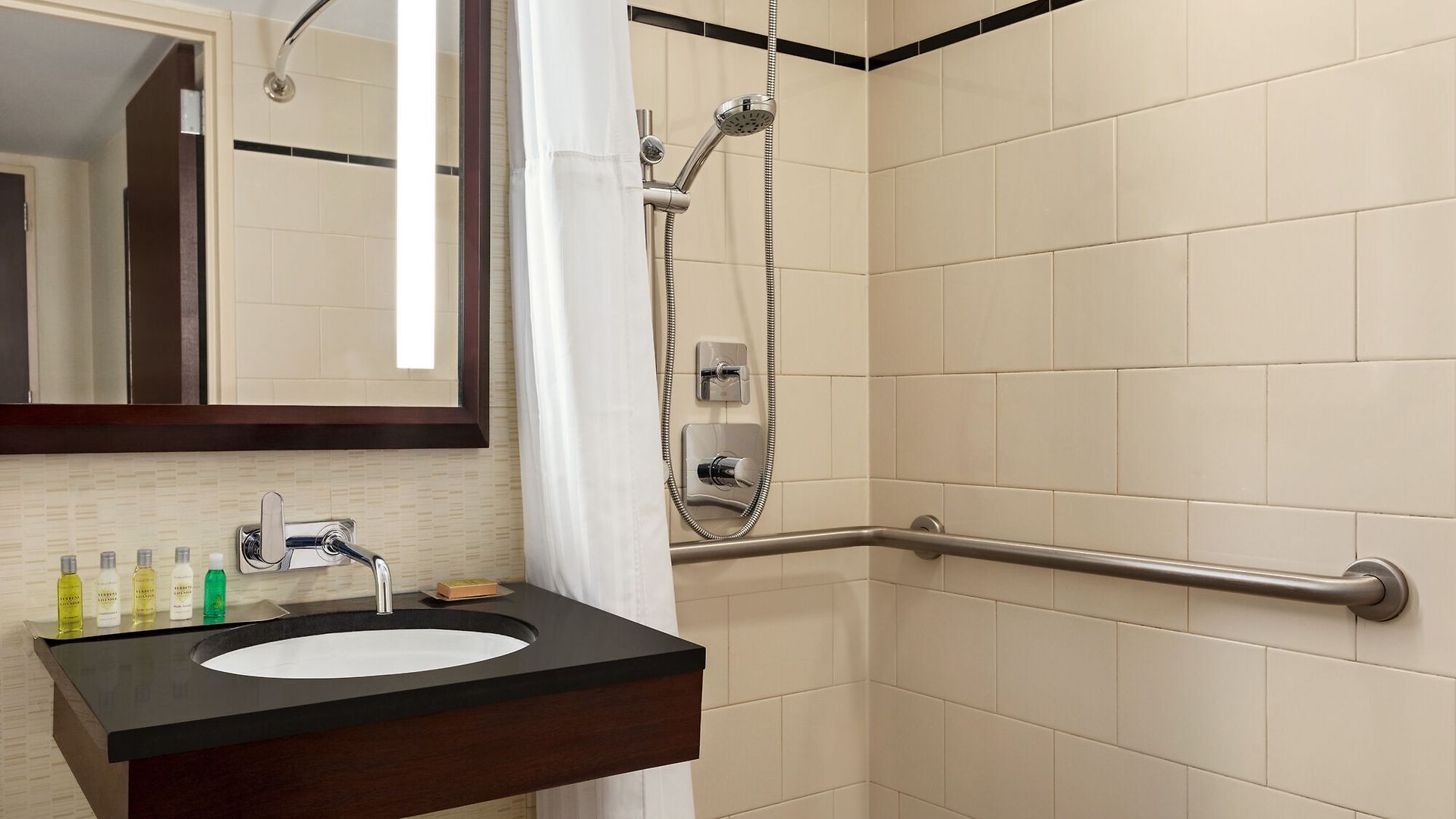 Doubletree By Hilton Downtown Hotel