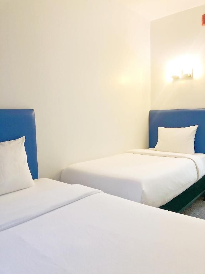 Hotel 837