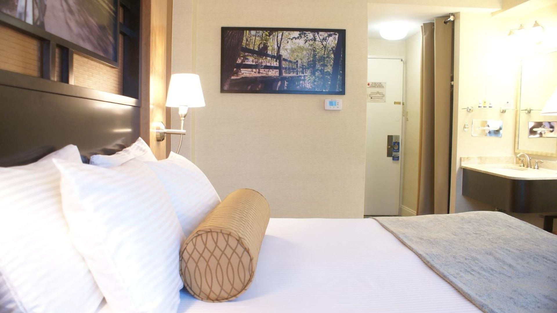 Western Queens Gold Coast 3* New York