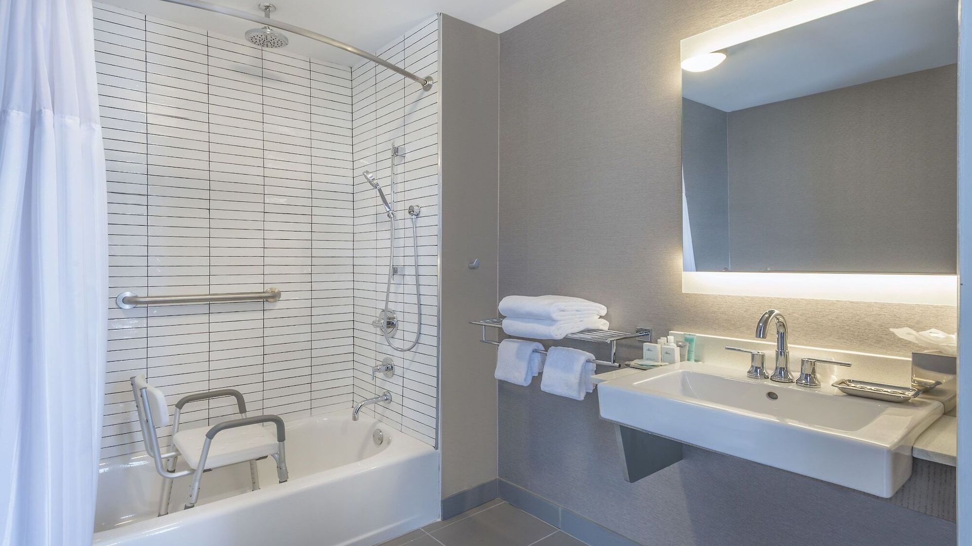 Wyndham Garden Laguardia South Hotel