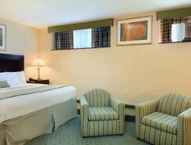 Hillcrest Near Jfk Airtrain Hotel New York