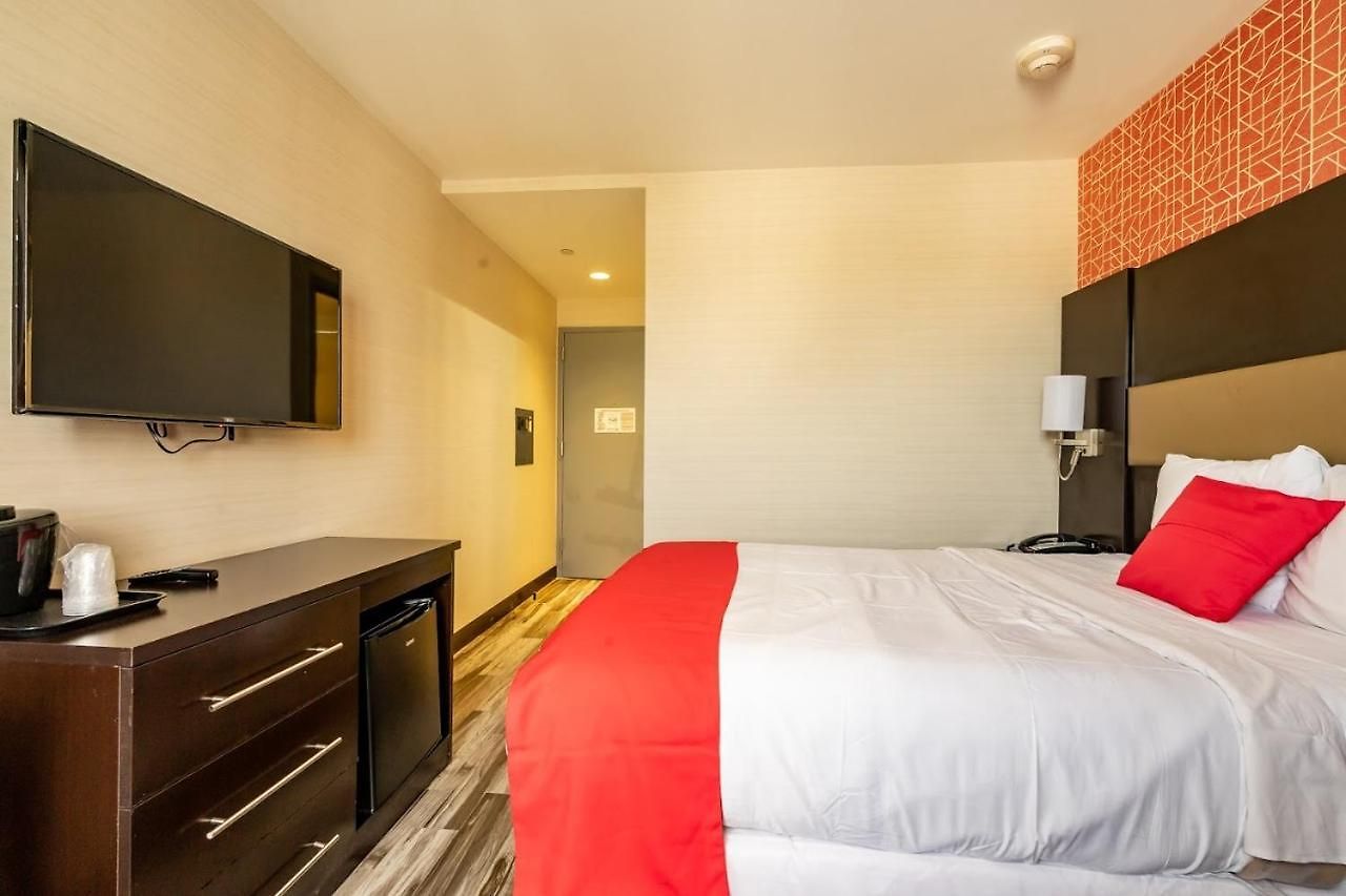 Airport Plaza Jfk Airport Hotel