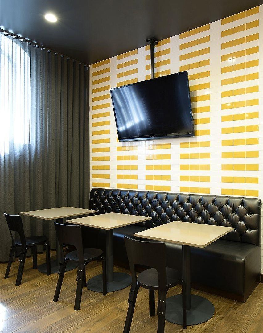 Hotel The @ 3*