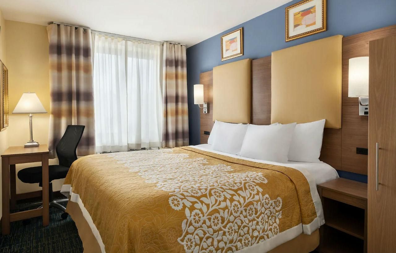 Days Brooklyn Hotel 2*