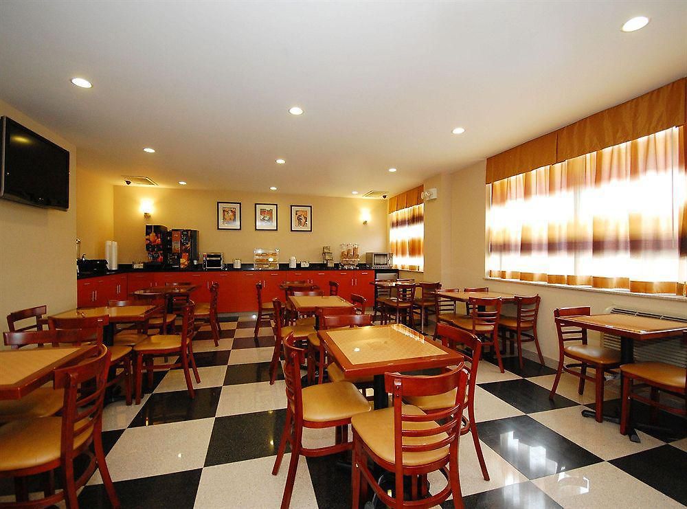 Western Plaza 3*