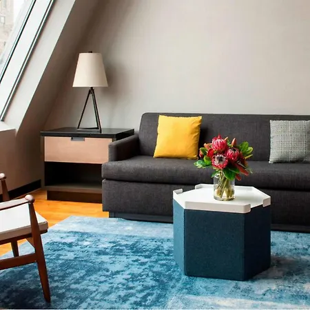 Four Points By Sheraton Manhattan Soho Village Hotel 3*