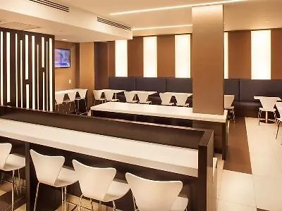 46 Times Square Hotel 3*