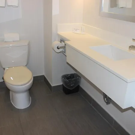 Fairfield & By Marriott Queens/queensboro Bridge Hotel New York