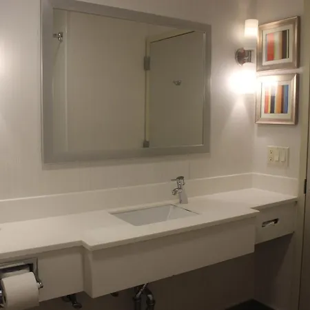 Hotel Fairfield & By Marriott Queens/queensboro Bridge