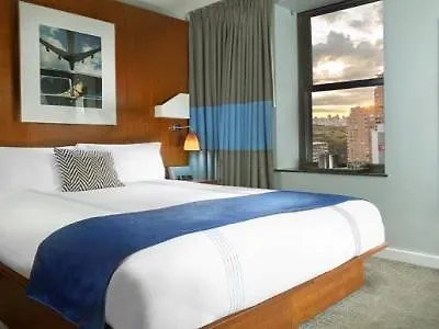 6 Columbus Park 4*