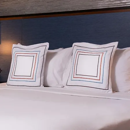 Fairfield By Marriott Manhattan Times Square 4*