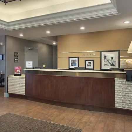 Hampton Ny-jfk Hotel 3*