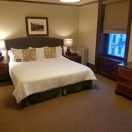 Wales Hotel