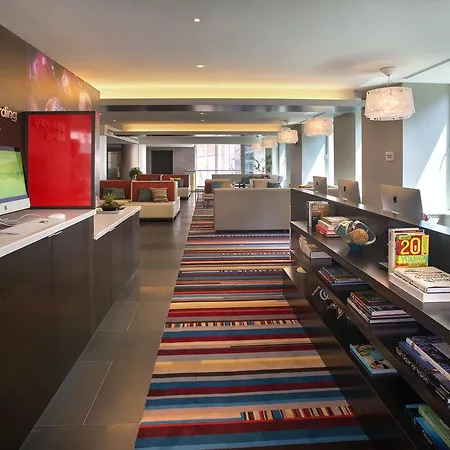 Hotel Courtyard By Marriott Manhattan/herald Square