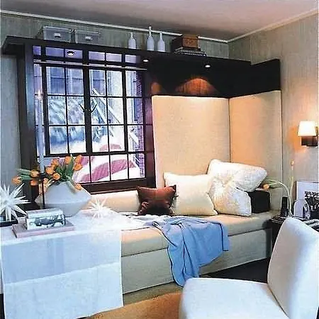 Club Hotel