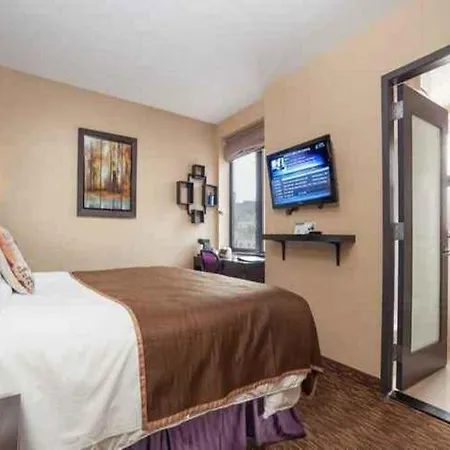 Howard Johnson Soho Hotel 3*