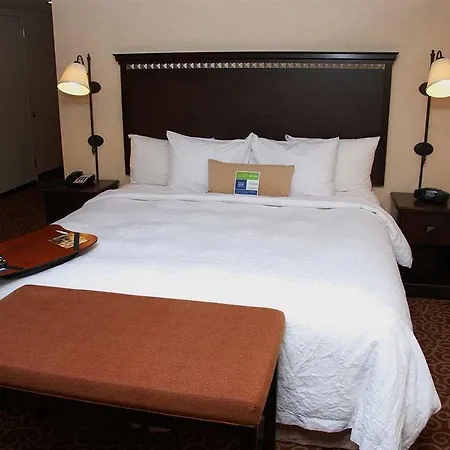 Hampton & Staten Island Hotel