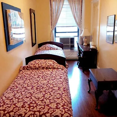 Soldiers', Sailors', Marines', Coast Guard And Airmens' Club Inn 2*