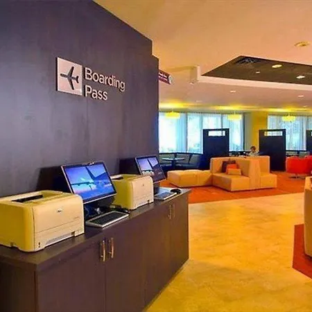 Hotel Courtyard By Marriott Laguardia Airport New York