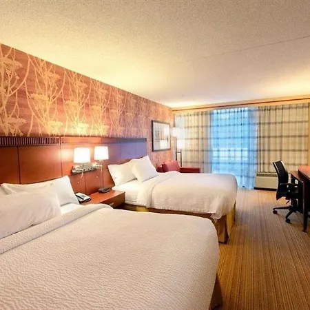 Courtyard By Marriott Laguardia Airport Hotel