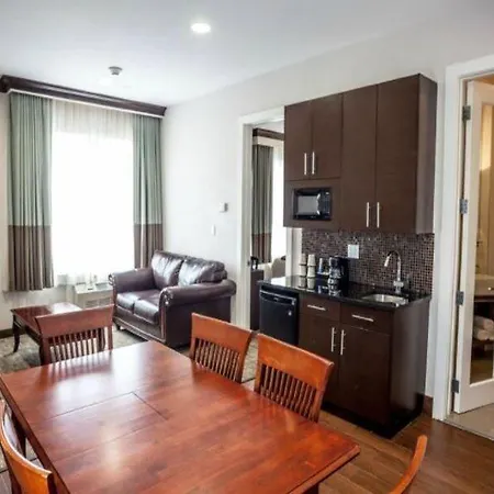 Hotel Aura Brooklyn