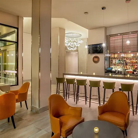 Four Points By Sheraton Midtown - Times Square 4*