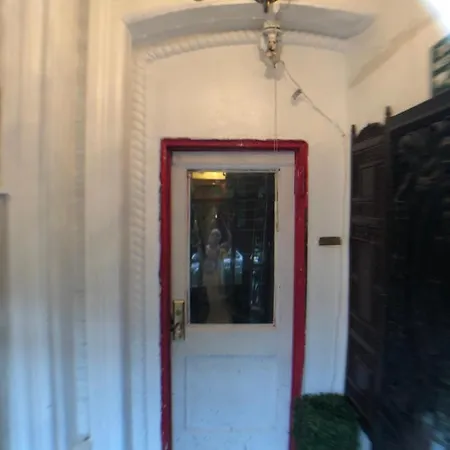 Guest house Private In Manhattan
