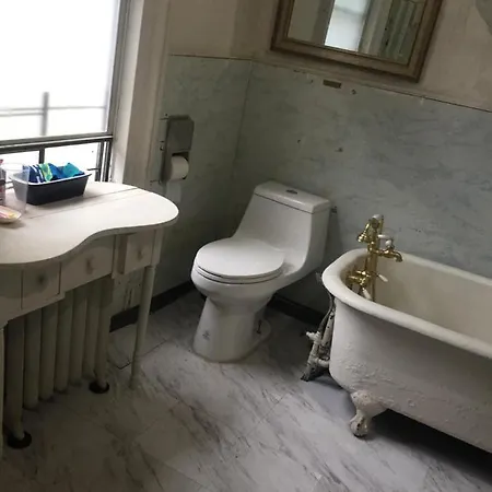 Guest house Private In Manhattan